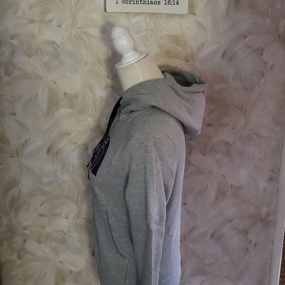 Like new TNF thick hoodie - Picture 3 of 8